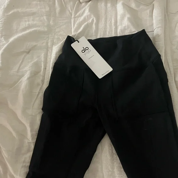 ALO Yoga | Pants & Jumpsuits | Alo High Waist Cargo Leggings | Poshmark